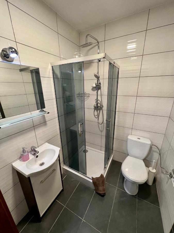 Apartamenty Ostrowiec - Pokoje Goscinne Centrum Ostrowiec Świętokrzyski Екстериор снимка