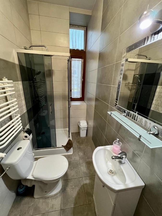 Apartamenty Ostrowiec - Pokoje Goscinne Centrum Ostrowiec Świętokrzyski Екстериор снимка
