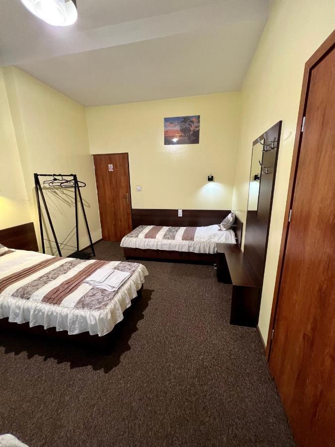 Apartamenty Ostrowiec - Pokoje Goscinne Centrum Ostrowiec Świętokrzyski Екстериор снимка