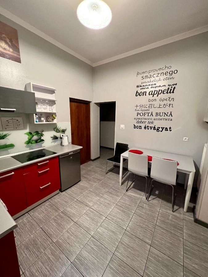 Apartamenty Ostrowiec - Pokoje Goscinne Centrum Ostrowiec Świętokrzyski Екстериор снимка