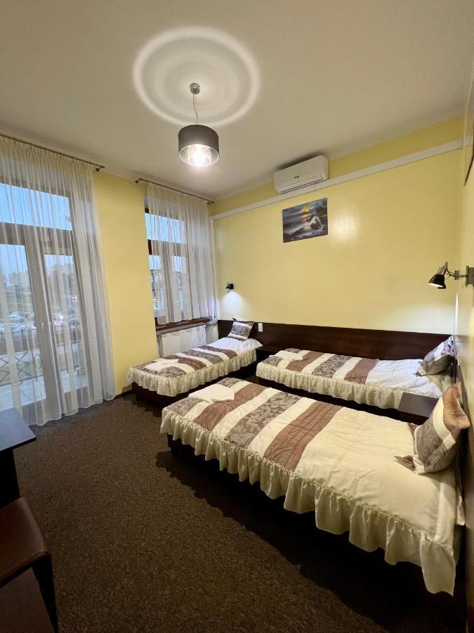 Apartamenty Ostrowiec - Pokoje Goscinne Centrum Ostrowiec Świętokrzyski Екстериор снимка