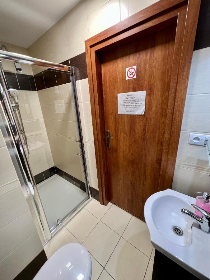 Apartamenty Ostrowiec - Pokoje Goscinne Centrum Ostrowiec Świętokrzyski Екстериор снимка