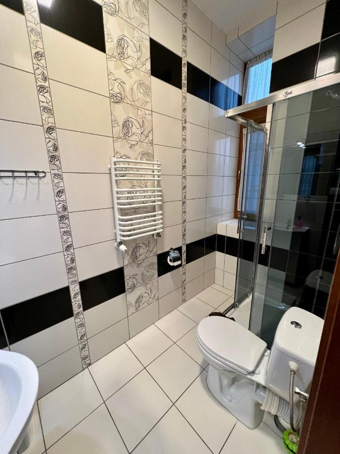Apartamenty Ostrowiec - Pokoje Goscinne Centrum Ostrowiec Świętokrzyski Екстериор снимка