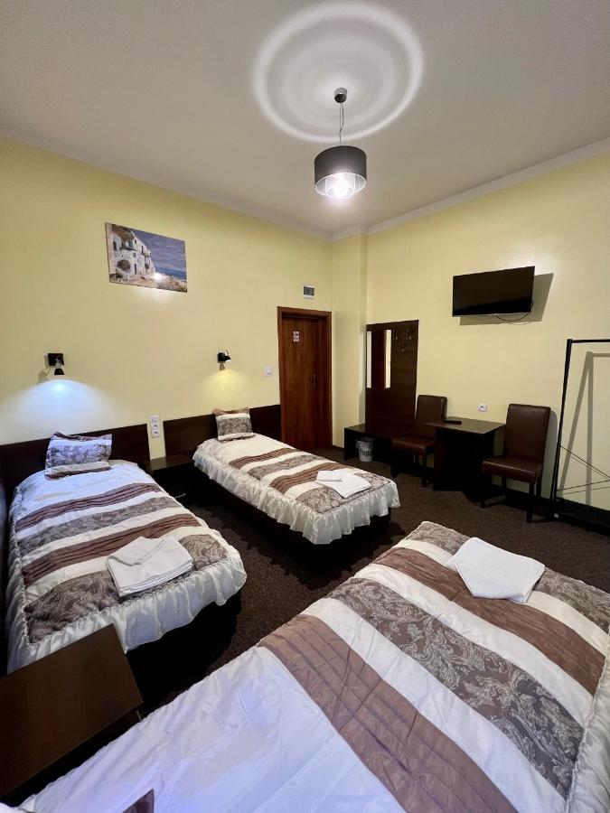 Apartamenty Ostrowiec - Pokoje Goscinne Centrum Ostrowiec Świętokrzyski Екстериор снимка