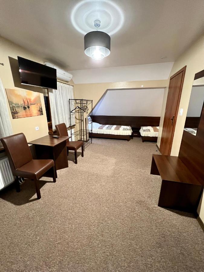 Apartamenty Ostrowiec - Pokoje Goscinne Centrum Ostrowiec Świętokrzyski Екстериор снимка