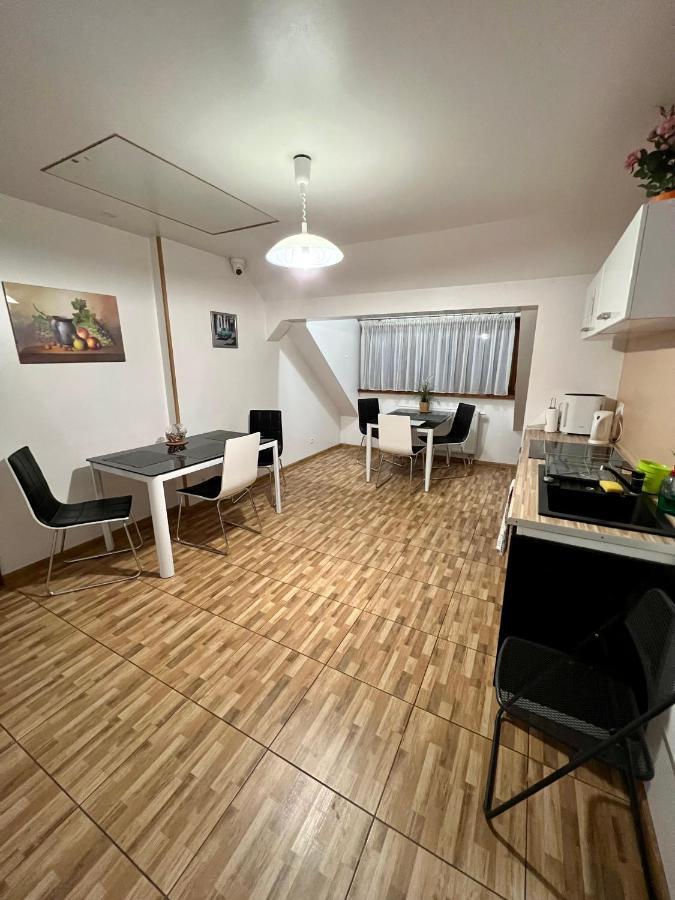Apartamenty Ostrowiec - Pokoje Goscinne Centrum Ostrowiec Świętokrzyski Екстериор снимка