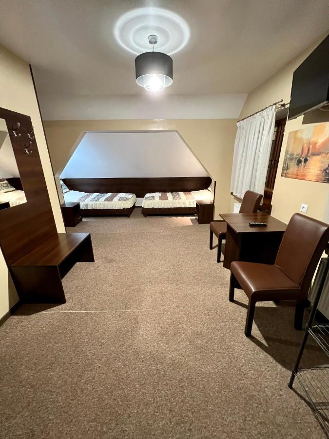 Apartamenty Ostrowiec - Pokoje Goscinne Centrum Ostrowiec Świętokrzyski Екстериор снимка