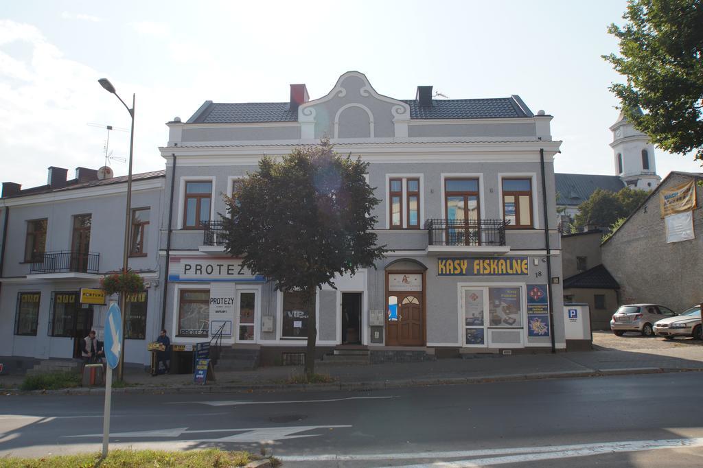 Apartamenty Ostrowiec - Pokoje Goscinne Centrum Ostrowiec Świętokrzyski Екстериор снимка